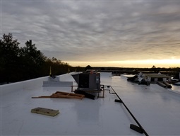 New flat roof on commercial building